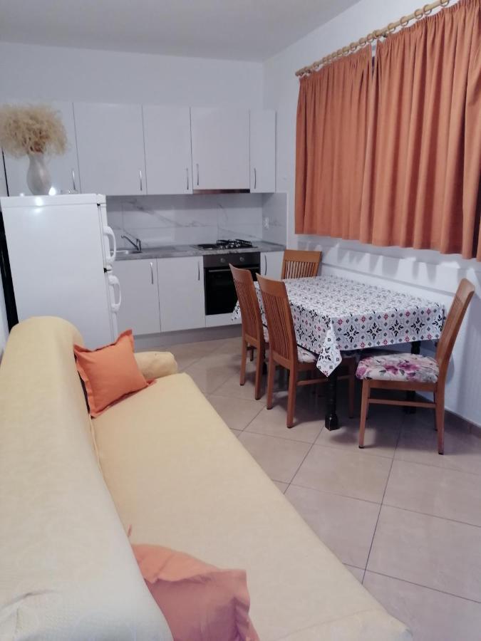 Apartmani Stipan Brela Exterior foto