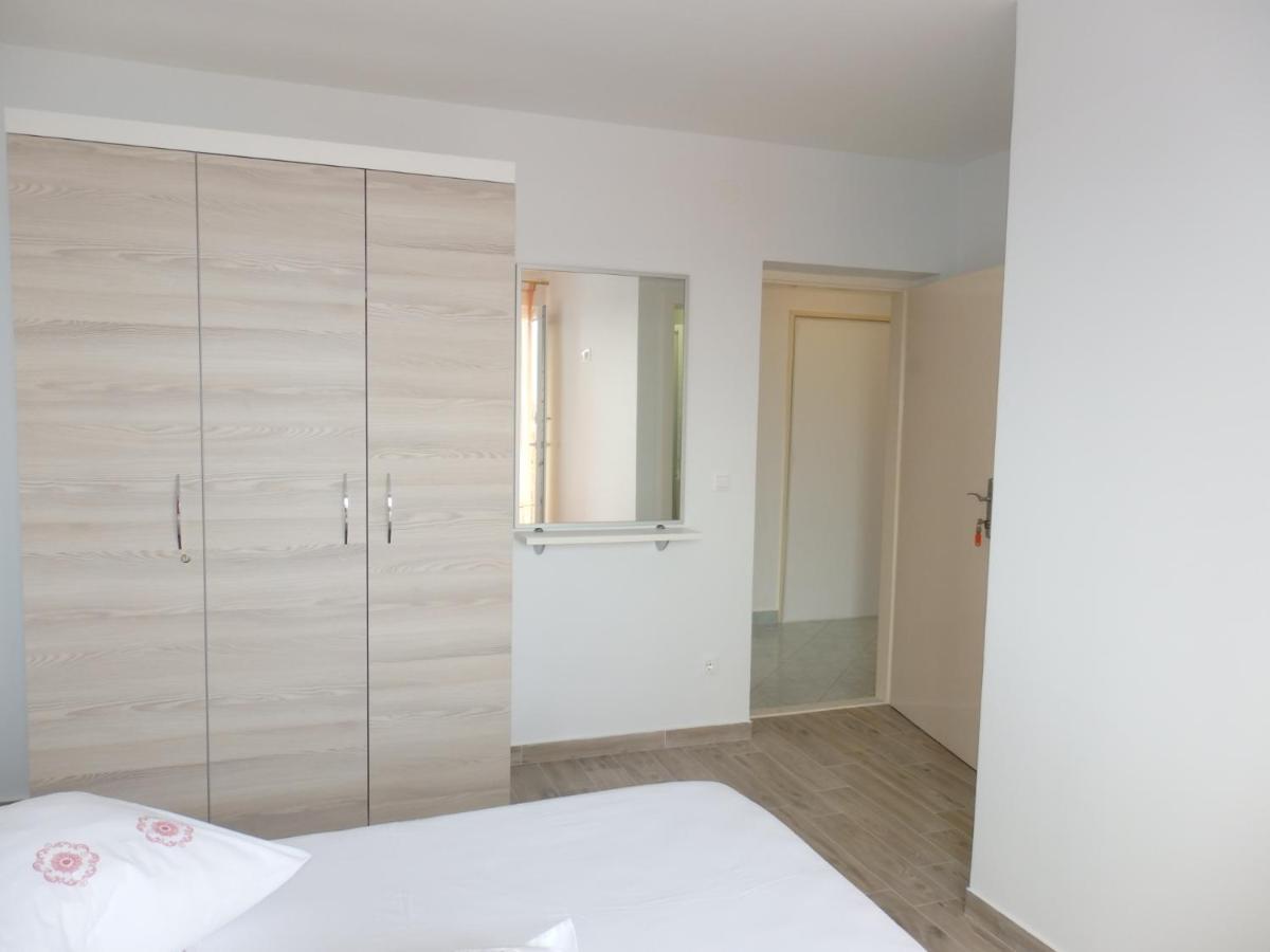 Apartmani Stipan Brela Exterior foto