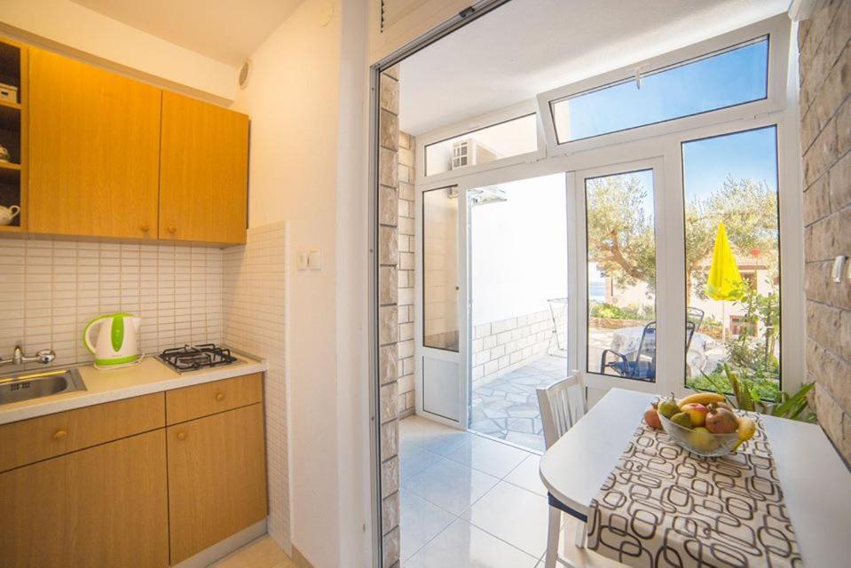 Apartmani Stipan Brela Exterior foto
