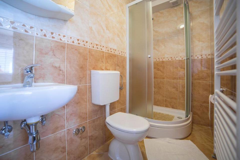 Apartmani Stipan Brela Exterior foto