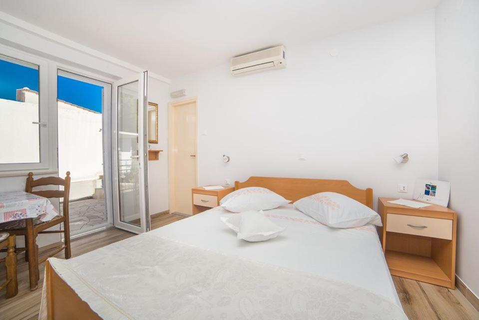 Apartmani Stipan Brela Exterior foto
