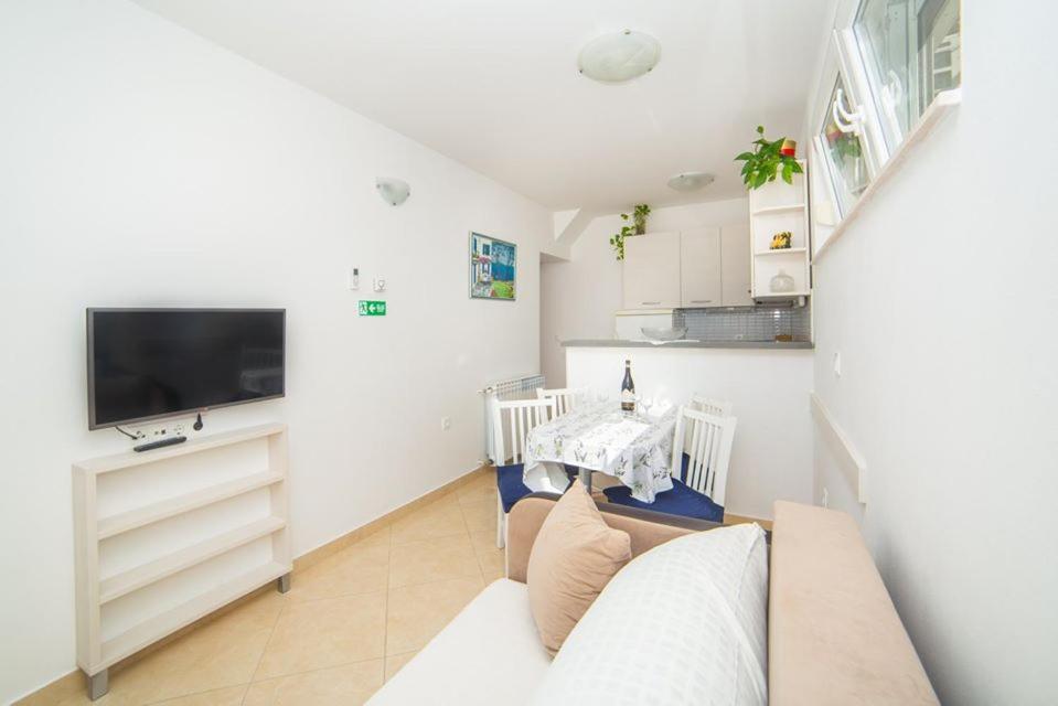 Apartmani Stipan Brela Exterior foto