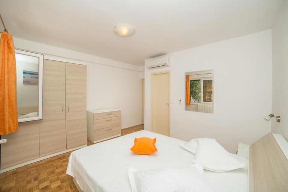 Apartmani Stipan Brela Exterior foto